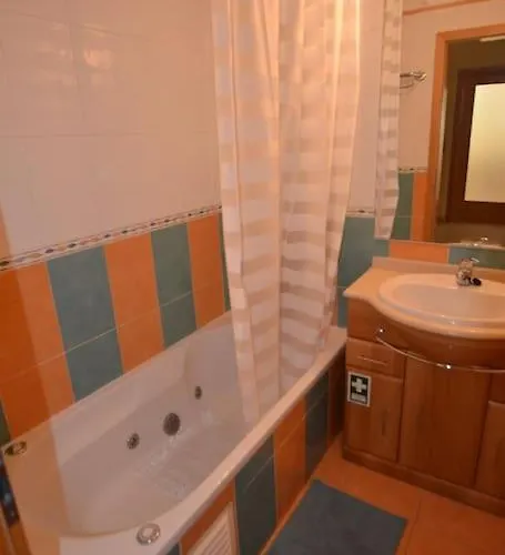 Ocean's Place Near Da Rocha Apartament