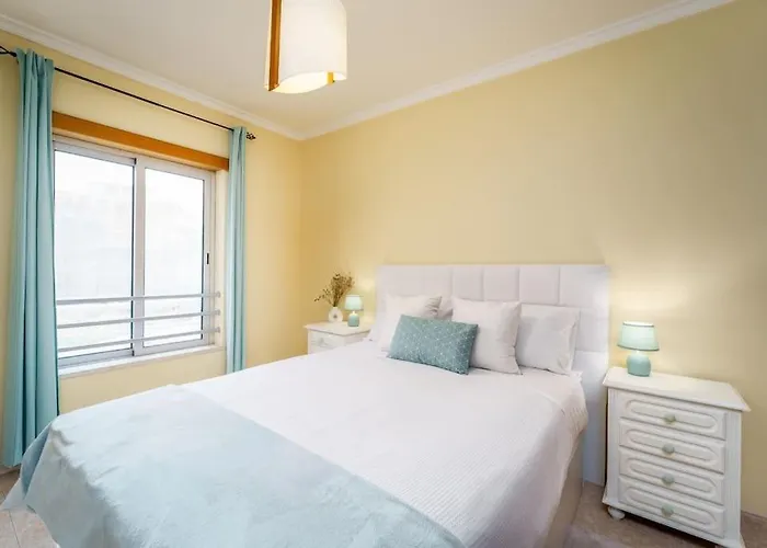 Ocean's Place Near Da Rocha Apartament